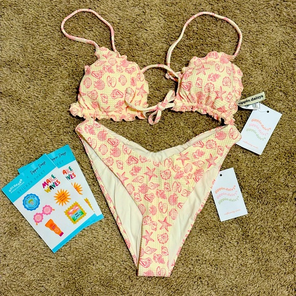 Dippin Daisys Seashell Bikini - Picture 3 of 3